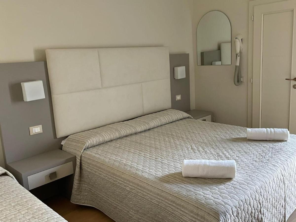 Hotel Vera Cesenatico Kültér fotó