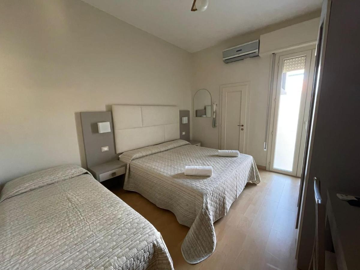 Hotel Vera Cesenatico Kültér fotó