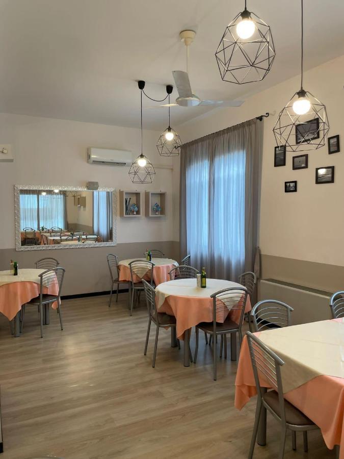 Hotel Vera Cesenatico Kültér fotó