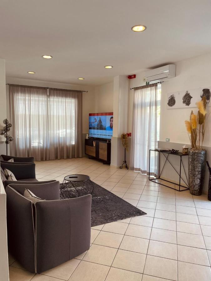 Hotel Vera Cesenatico Kültér fotó