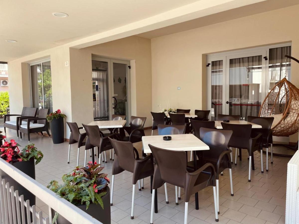 Hotel Vera Cesenatico Kültér fotó