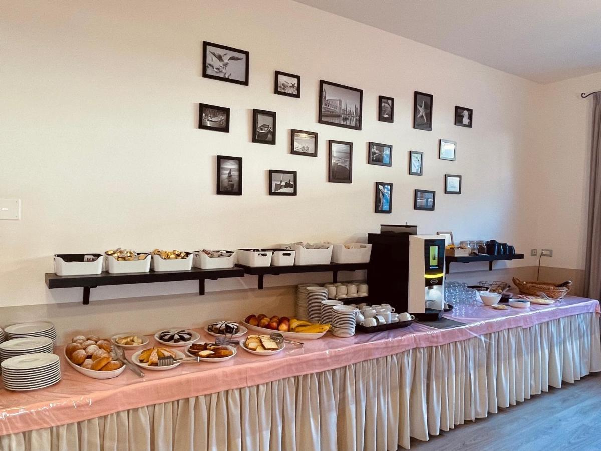 Hotel Vera Cesenatico Kültér fotó